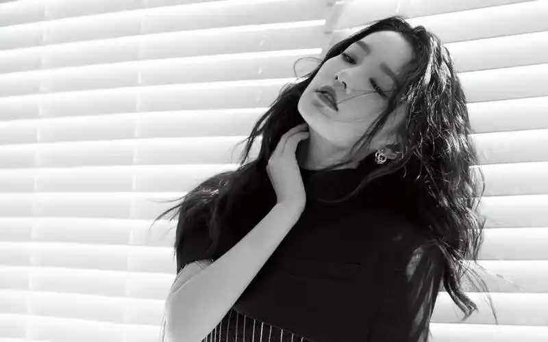 李沁优雅甜美壁纸28