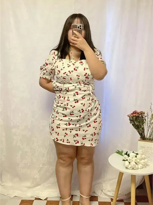 身高160,体重152斤,原相机拍摄,无美颜无滤镜无拉腿!