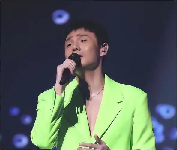 好声音导师现状大揭秘有人半年狂赚46亿有人暴瘦惊人60斤