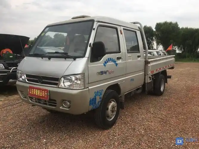 新到柴油凯马锐菱六轮双排货车一台