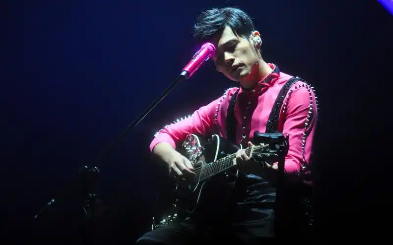 周杰伦晴天2013魔天伦新加坡站高音质