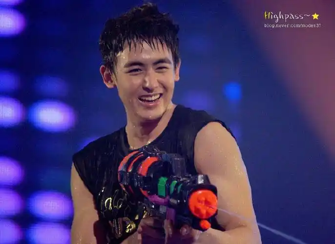 尼坤穿越到清朝了?