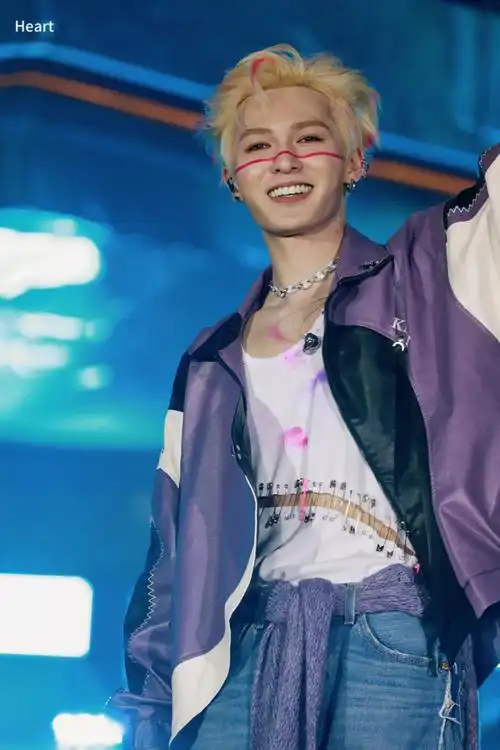 朱正廷超话#朱正廷成都欢乐谷大运音乐节#很幸运喜欢你今晚舞台超a超