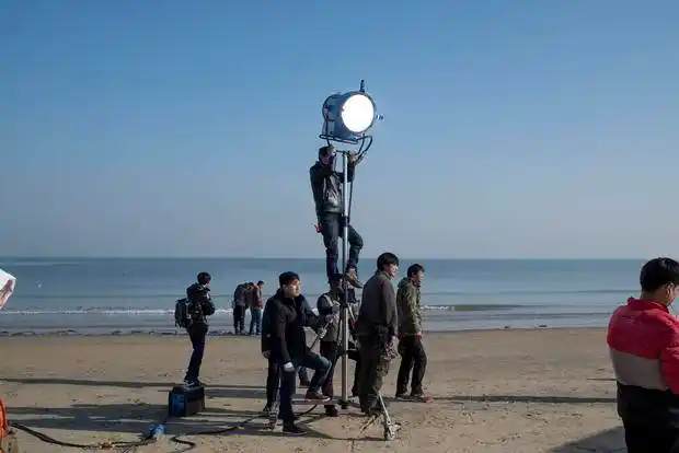 《青春不留白》曝片场花絮特辑