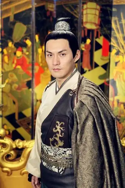 祈佑的爱不似连城般霸道,让人窒息,而是以"随风潜入