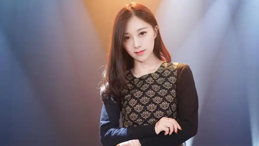 情歌美女翻唱庄心妍《走着走着就散了》伤感情歌,扎心好听