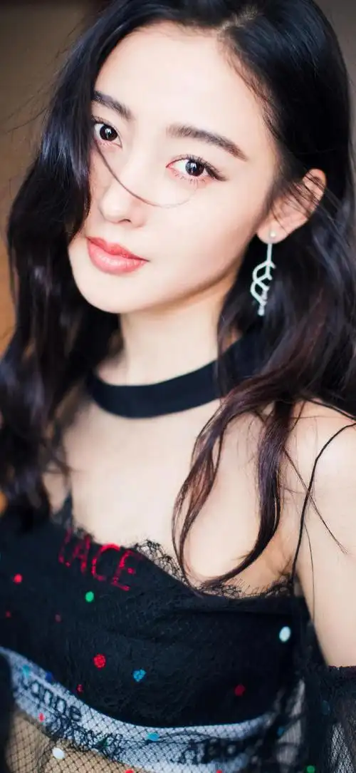 大长腿,丰满事业线,张天爱太性感了!