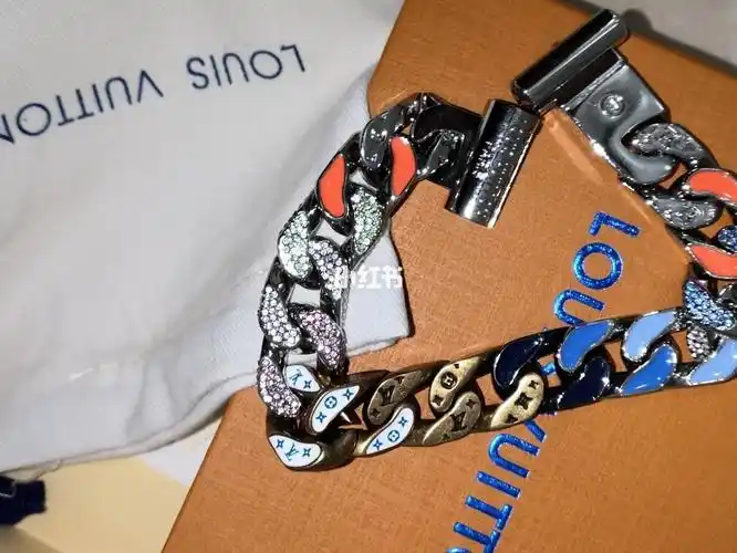 lv钛钢汰钢珐琅彩钢手链