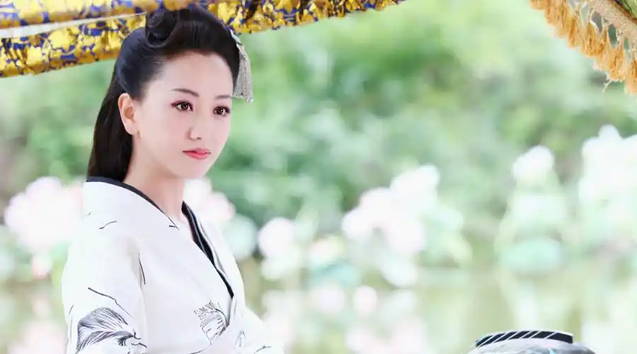 杨蓉疑似自曝幼年阴影,曾遭熟人伤害如今依旧恐惧