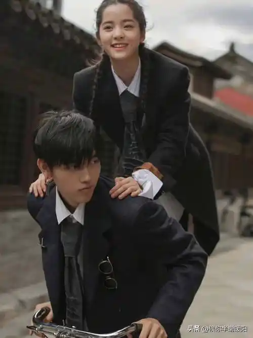 时尚芭莎拍的cp大片:王鹤棣虞书欣氛围感足,胡歌和霍建华太奇葩