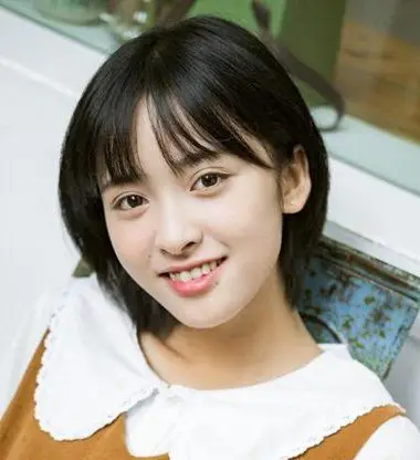 高中女生中短发发型 女生中短发最新发型图片