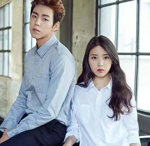 赵丽颖坐姿走红 李钟硕秀智等男神女神坐姿也"销魂"【组图】 (11)