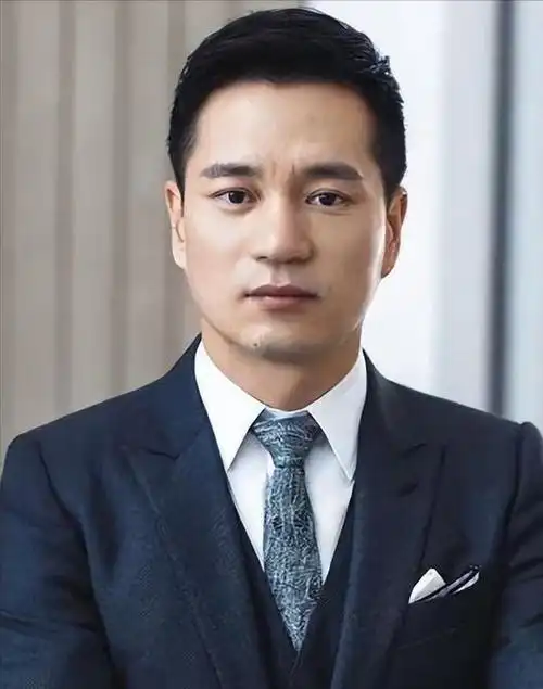 澳门小赌王陈荣炼涉6800亿非法博彩安以轩果断删光恩爱秀