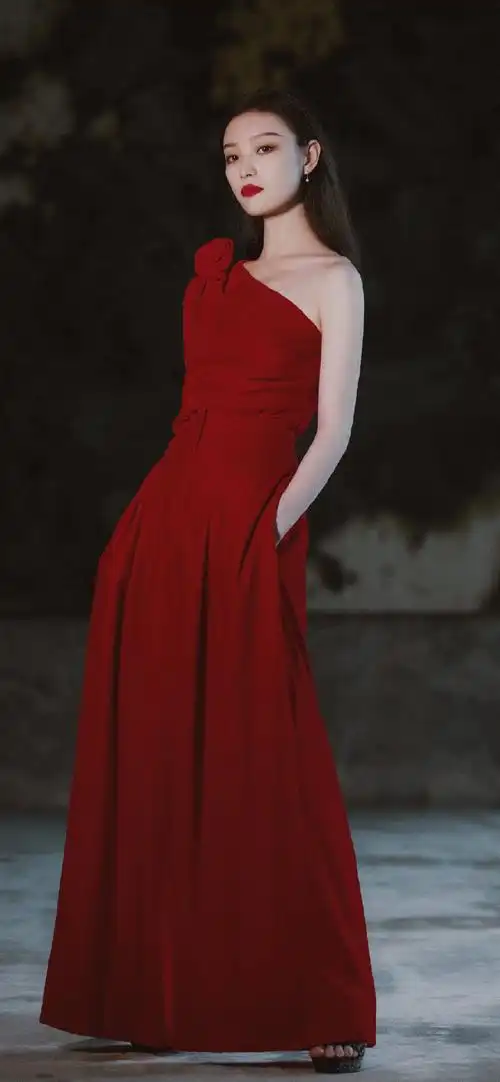 倪妮红裙潮流时尚高清手机壁纸