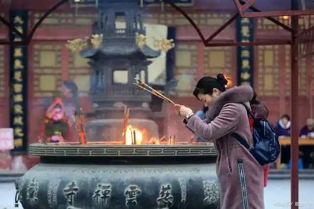 这个错误的观念不要再有了!烧香拜佛的不一定是好人