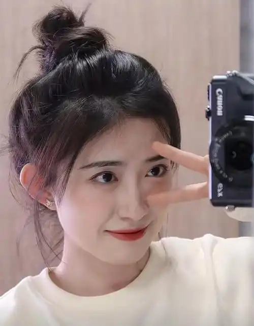 怎么扎丸子头(蓬松慵懒丸子头教程来了)