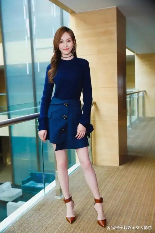 唐嫣的腿太美了细长白直网友梦中情腿