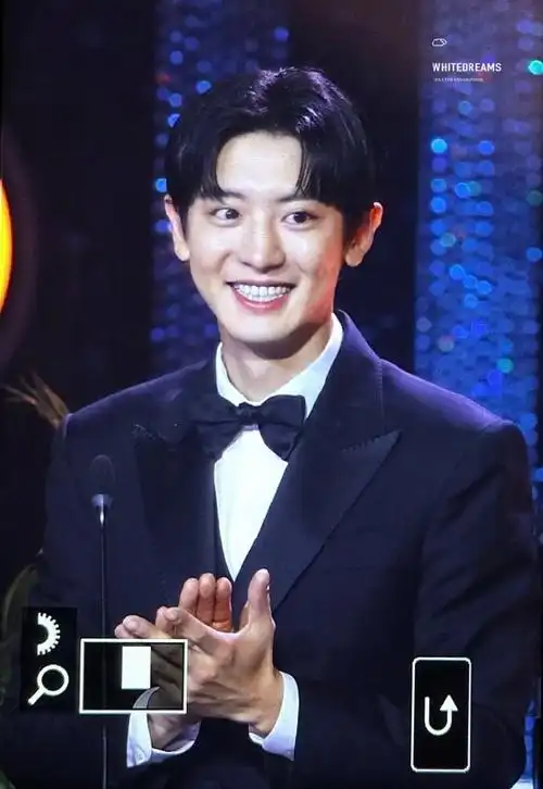 眼睛宝宝9799chanyeol个人频道朴灿烈_loeypark90快闪代go朴