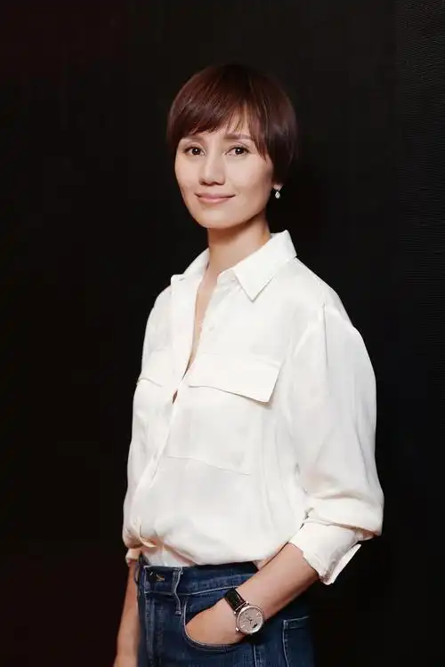 一直说袁立偷狗我代入的都是袁泉的脸袁立袁泉图片