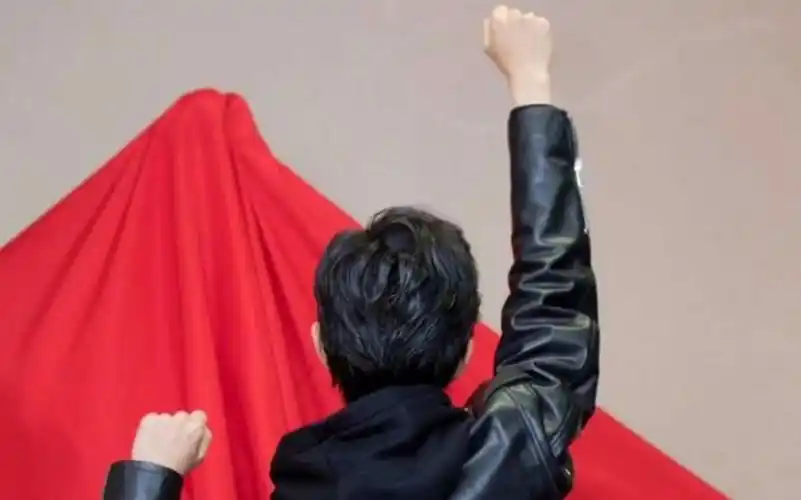 肖战航海王经典手势它代表着永不服输勇往直前的精神