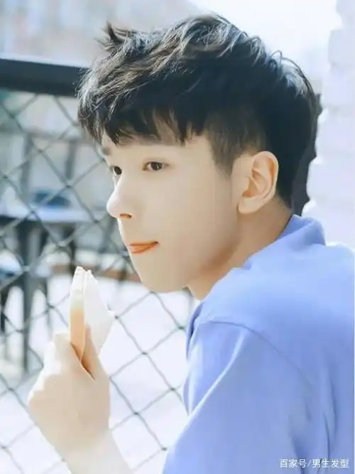 8款男生"最帅气"学生党发型,开学了剪一个,帅气翻倍