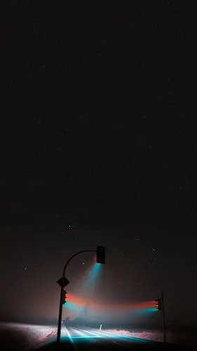 最近非常火的一套ios手机壁纸,就是设置了这种壁纸以后,在你锁屏和