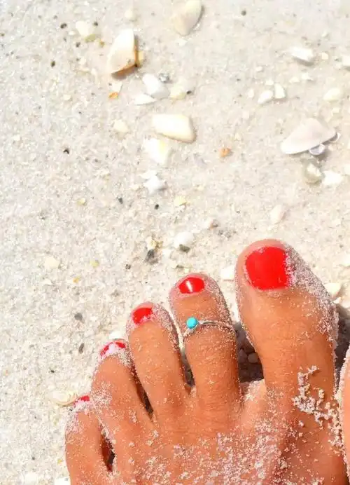 你的脚上是不是差点东西