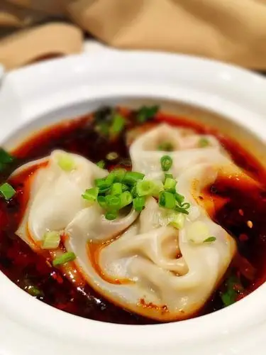 红汤龙抄手绝不是馄饨哦!