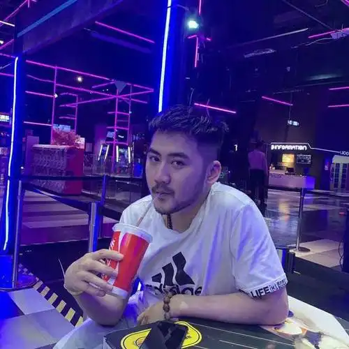 一般认为是"给予队友")茄子,本名吴权清,是中国的一名cs选手,5epl的狙