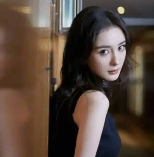 原创杨幂路人视角生图无滤镜颜值曝光网友果然是杨不修