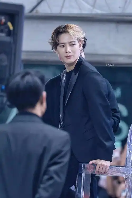 ◤甜虾分享08230719@王嘉尔泰国c2活动图◢帅气西装嘉上线@王嘉尔