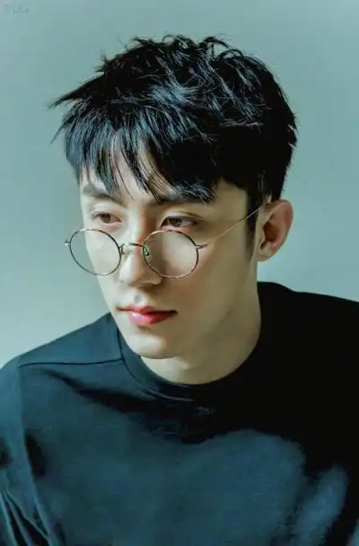 黄景瑜,1992年11月30日出生于辽宁省丹东市,中国内地影视男演员,模特.