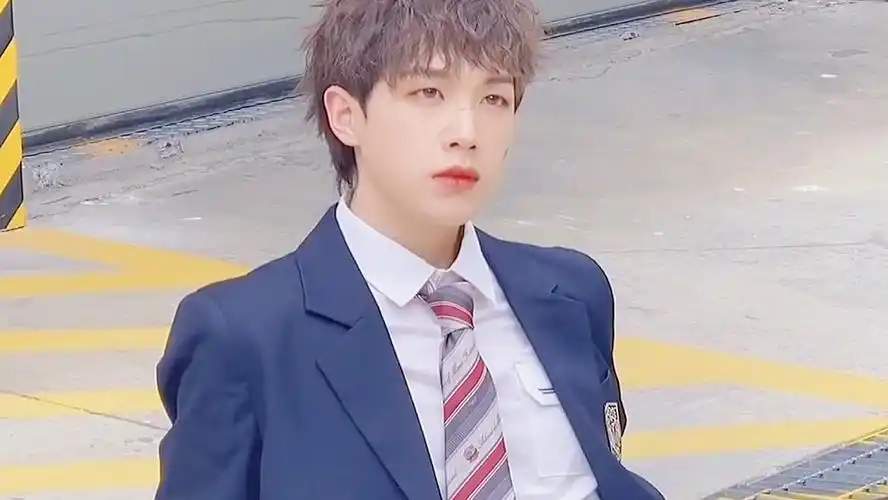 『倒霉死勒』这就是男高中生的诱惑吗!