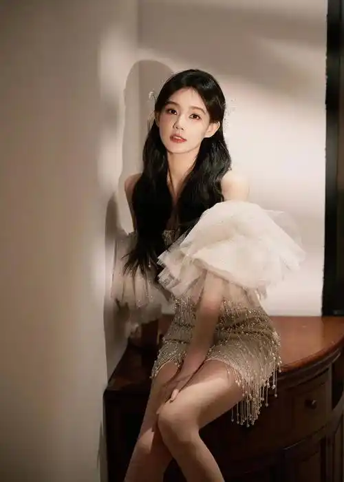 遇见--女神:迷人魅力不可挡,李一桐惊艳写真