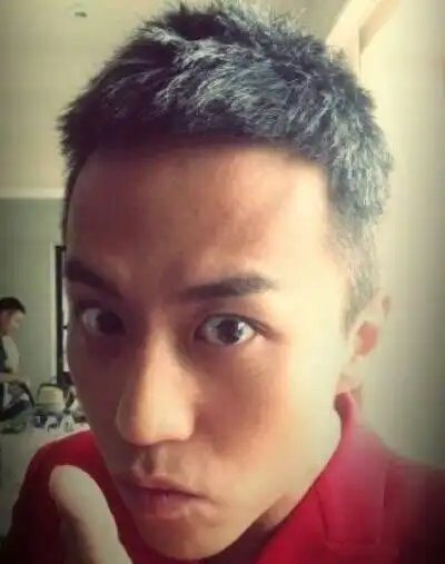 邓超剪的是什么发型