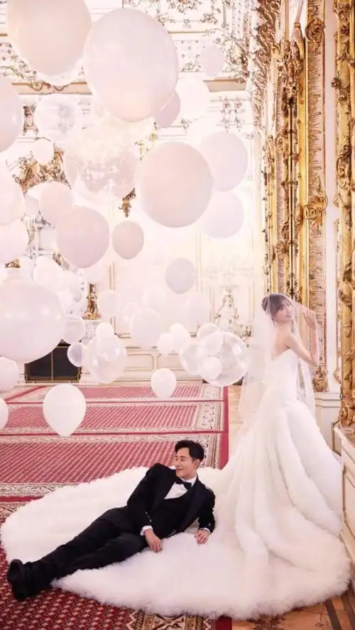 杨颖婚纱照全套(盘点明星宫廷风婚纱照)