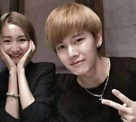 任嘉伦女友聂欢背景资料五年恋情公开亲密合照2