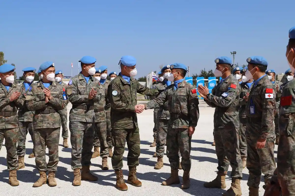 致敬,中国"蓝盔"!