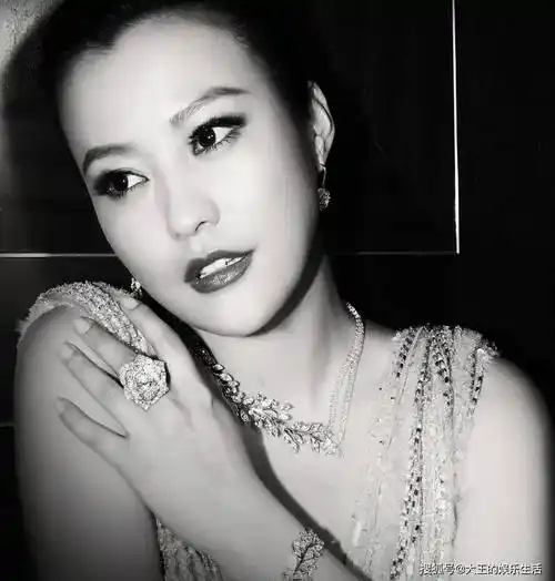 郝蕾怒斥曾志伟?从25岁一脱成名到与邓超相恋!如今沦为综艺演技咖!