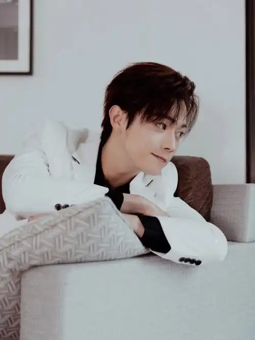 许凯  #向全世界安利许凯    alaso们看咱凯凯帅不帅  这白白的西