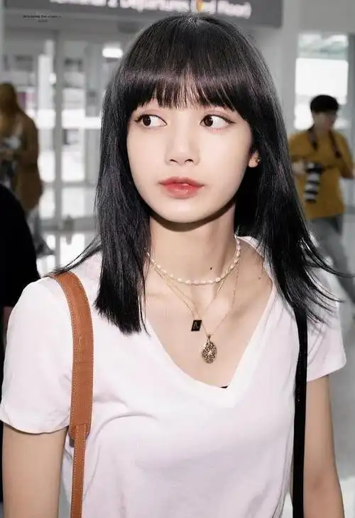 空姐偶遇称其看着很疲惫|韩国|法国|lisa|脱衣舞娘|lv三公子_网易订阅