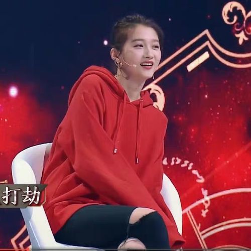 王牌对王牌关晓彤同款红色连帽宽松慵懒分中长款款韩版卫衣外套女