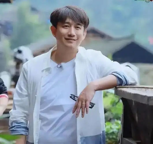 52岁黄磊回应无戏可拍2年没拍戏3年没当男主综艺演戏都停了