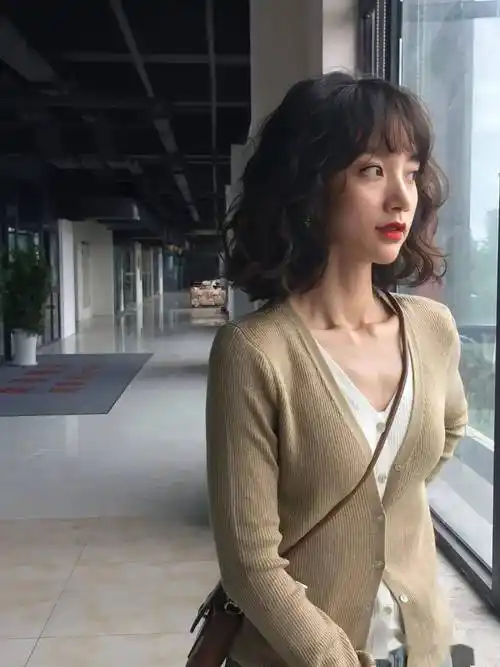 百看不厌"冬短发烫",烫发约起来!_发型_造型_脸型