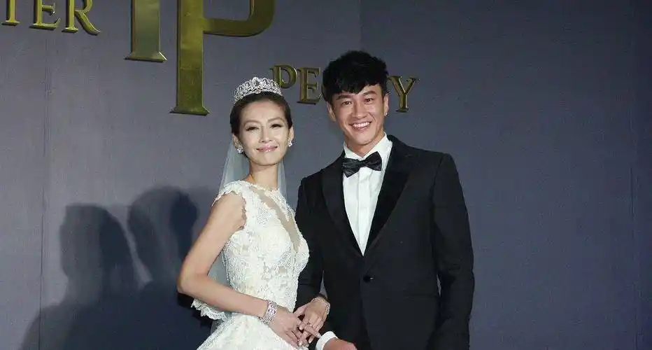 44岁何润东婚后太放纵?