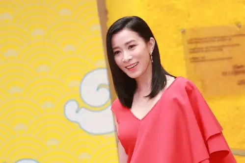 佘诗曼性感迷人活动写真图片