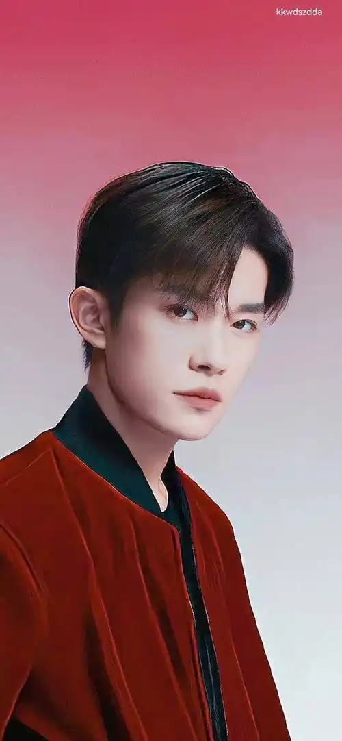 多彩壁纸734期|易烊千玺帅气写真壁纸 2021倒计时2天_壁纸_写真_易烊