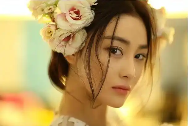 娱乐圈中就有很多例子:郑爽因婚姻身败名裂;韦唯嫁错人惨遭多年家暴