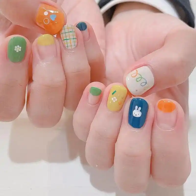 小短甲试试可爱风吧03#显白美甲 #夏日美甲 #短指甲也可以 - 抖音