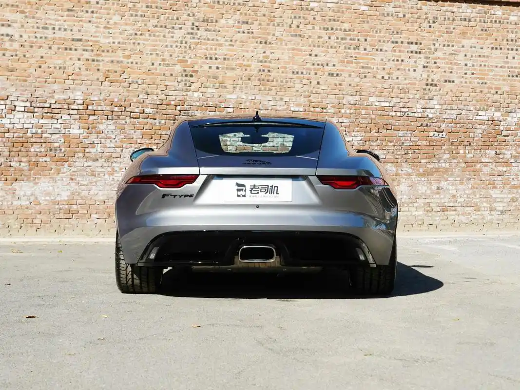 英伦品质,原装进口,双门小跑车,实拍捷豹f-type
